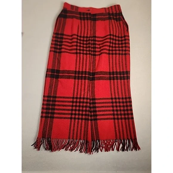 Vtg 60s 70s Woolrich long red & black plaid wool skirt w fringe, size 14 Vintage - Picture 7 of 8